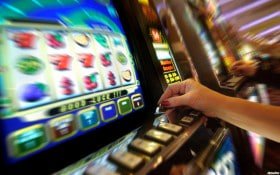 Tampilan ponsel untuk akses hwgslot